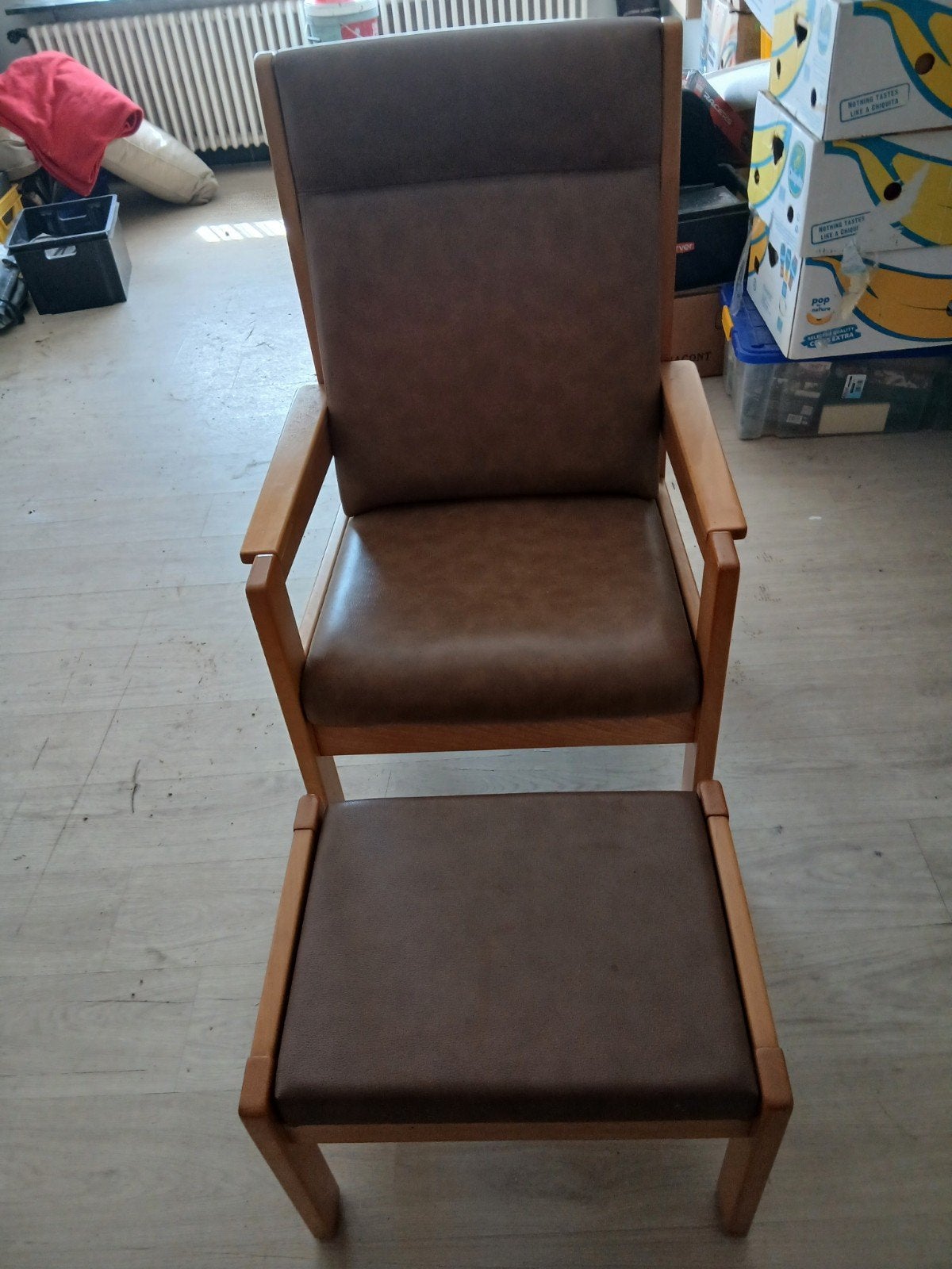 fauteuil et repose-pieds, Enlèvement, Comme neuf