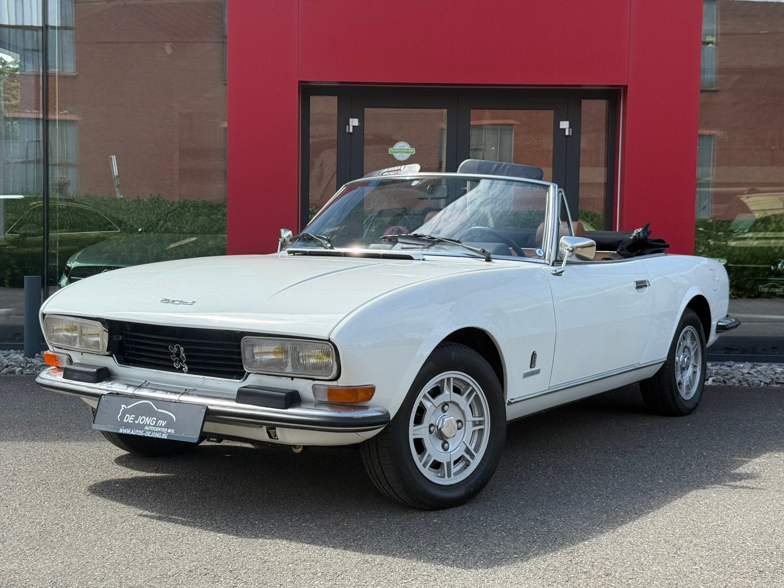 Peugeot 504 cabrio 2700cc 106KW OLDTIMER, Auto's, 4 zetels, Zwart, Cabriolet, Wit