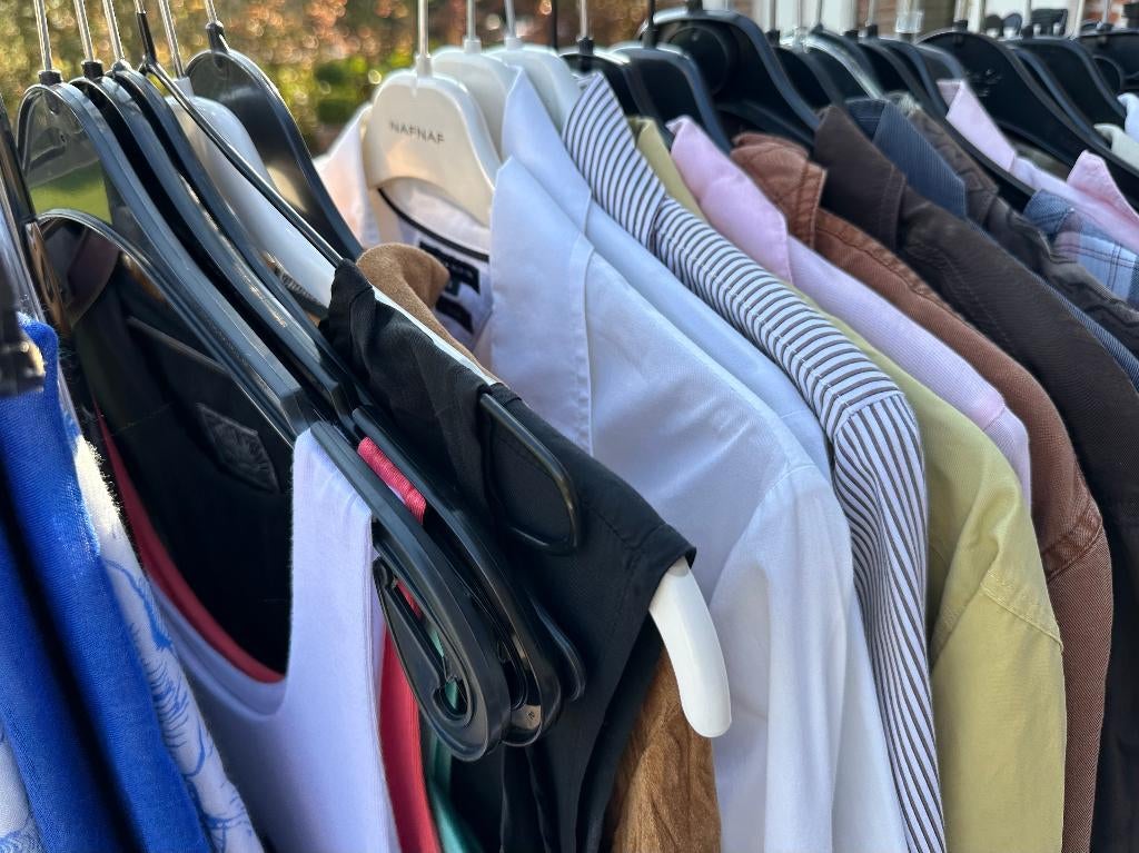 Dameskleding & accessoires - lot van 59 stuks - rommelmarkt, Diversen, Rommelmarktspullen, Ophalen, Gebruikt