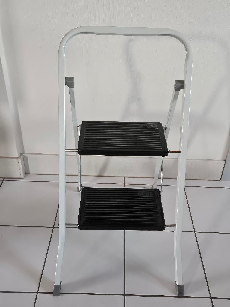 Trapladder, Pliable ou rétractable/escamotable, Moins de 2 mètres, Comme neuf, Échelle
