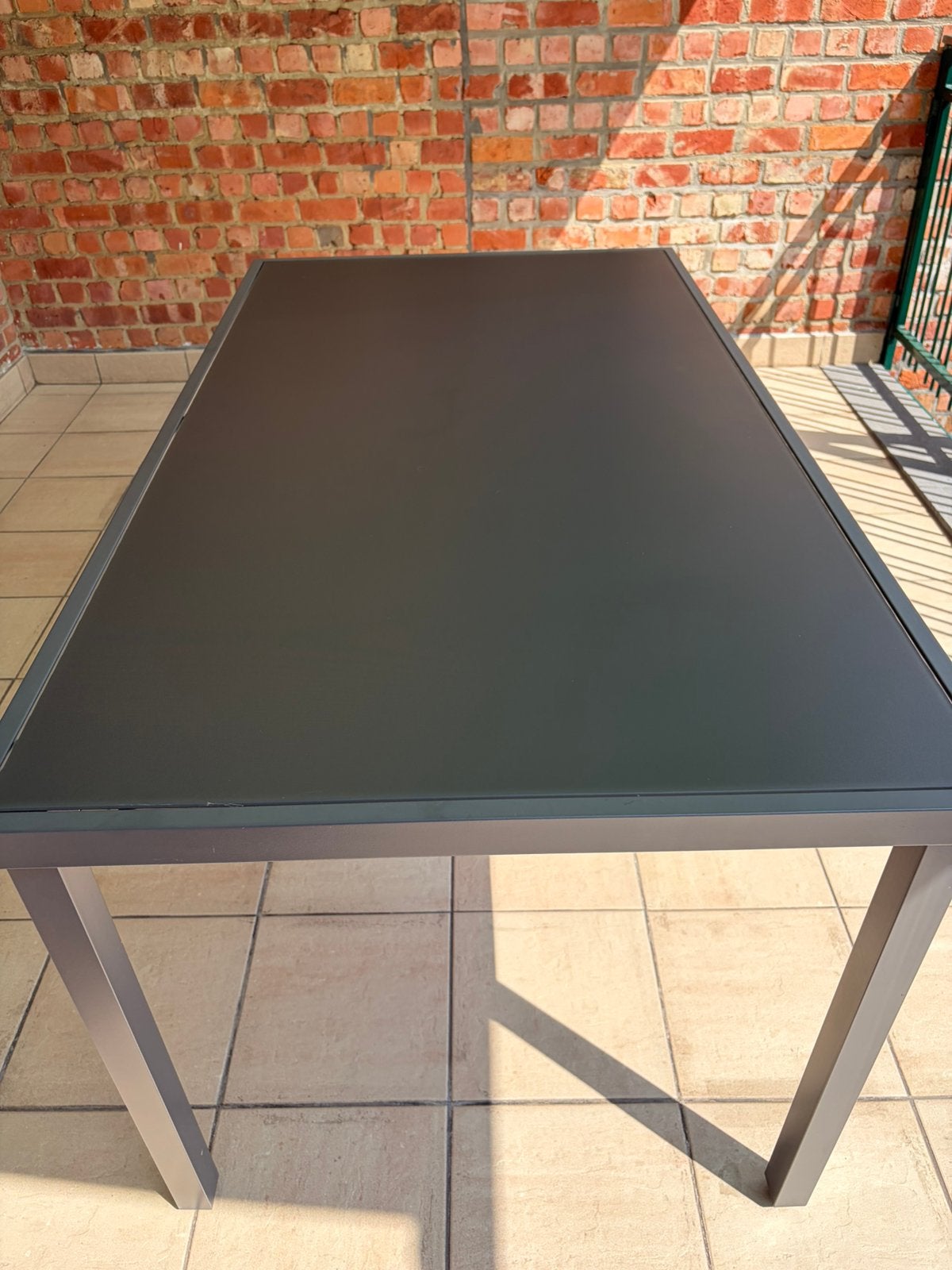 Tuintafel, Ophalen, Zo goed als nieuw