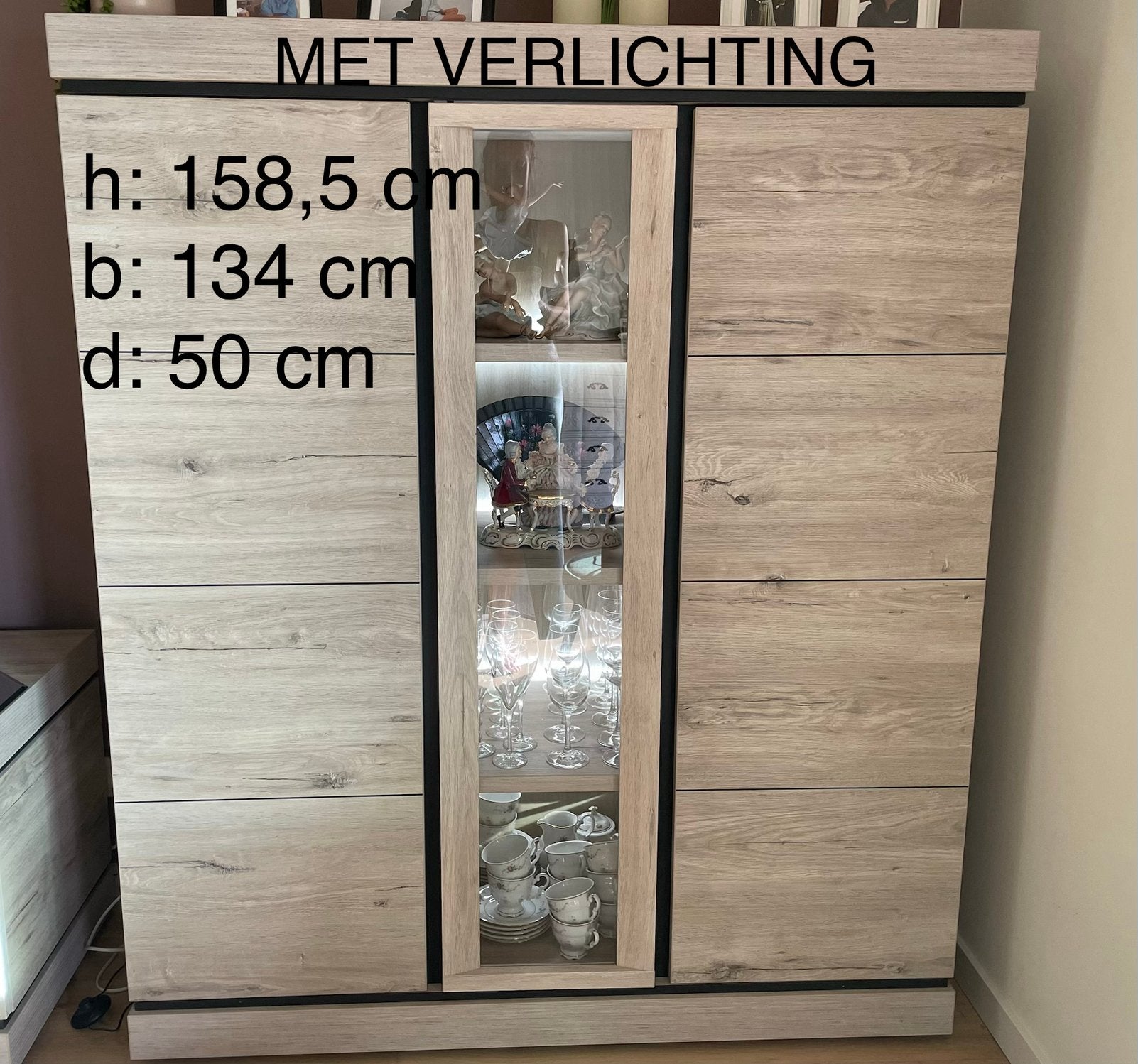Design meubelset O&O – vitrinekast + lage kast met licht, Enlèvement, Comme neuf