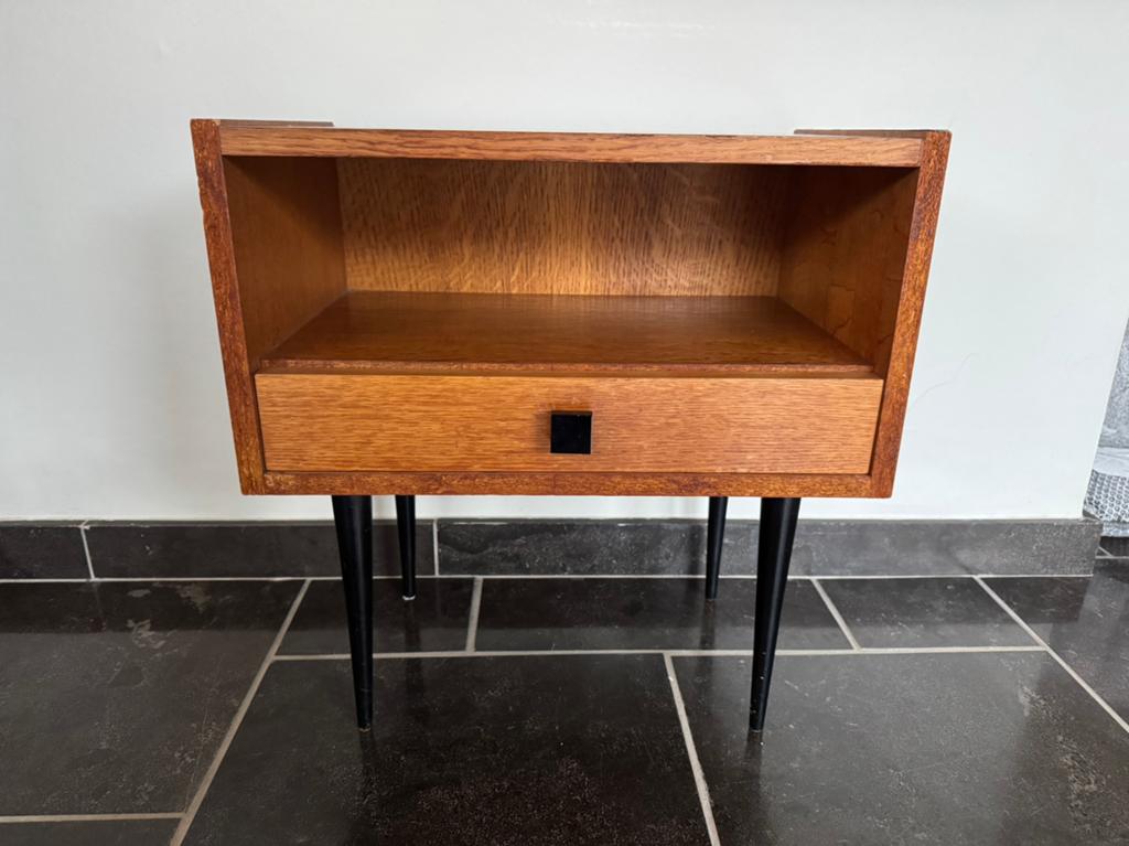 Nachtkastje vintage/retro, Huis en Inrichting, Slaapkamer | Nachtkastjes, Ophalen, Zo goed als nieuw, Hout