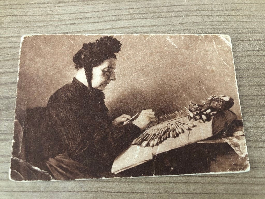 carte postale Léon Hodebert - La Dentellière - dentellière, Enlèvement ou Envoi