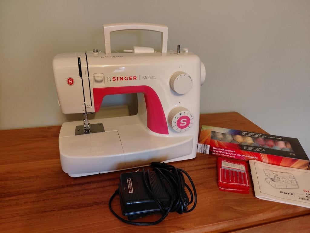 Singer Merritt naaimachine, handl.+garen+naalden+naaiboek, Hobby en Vrije tijd, Ophalen, Nieuw, Naaimachine, Singer