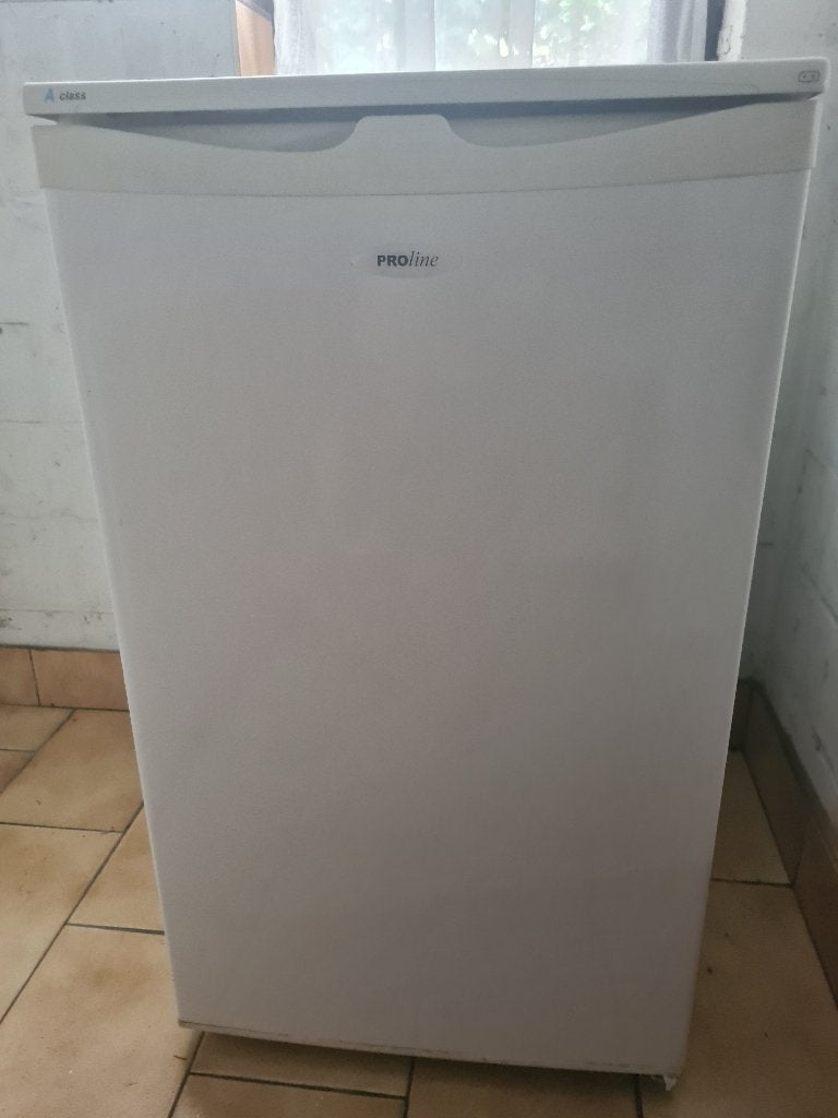 Proline koelkast 91 liter met vriesvak – werkt goed, Elektronische apparatuur, Koelkasten en IJskasten, Ophalen, Zo goed als nieuw