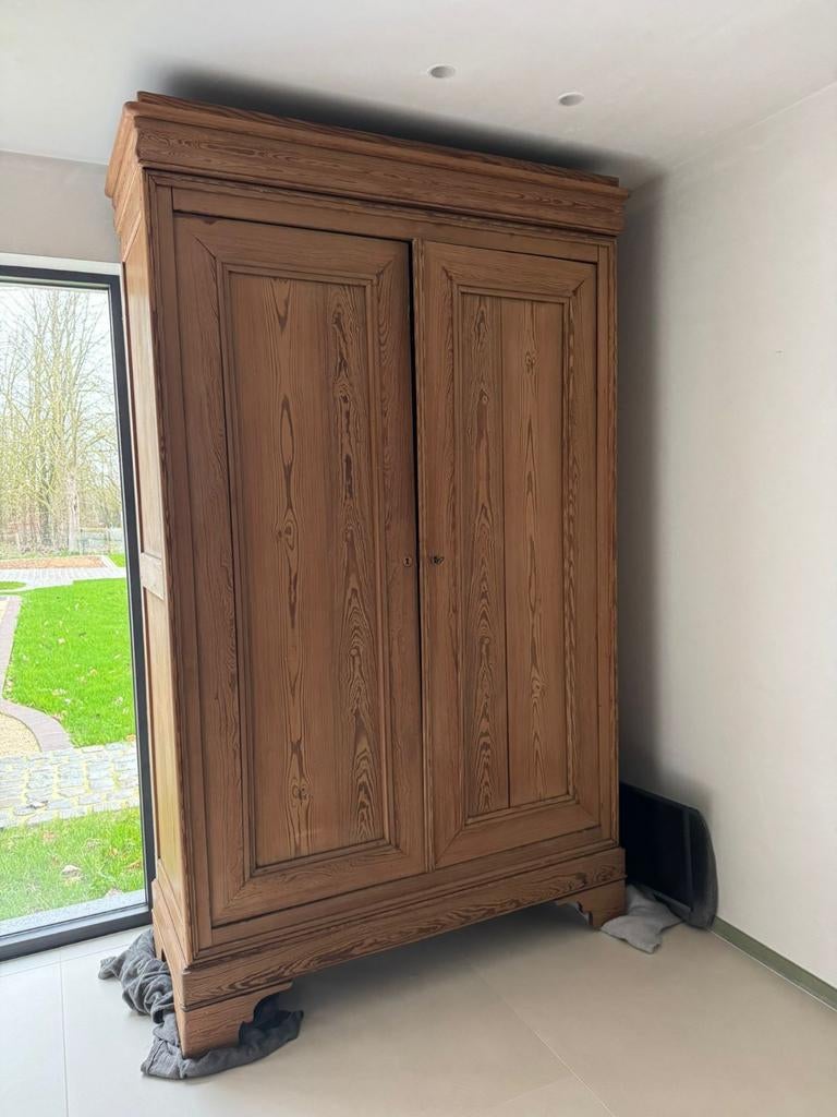 Grote klassieke kast, Ophalen