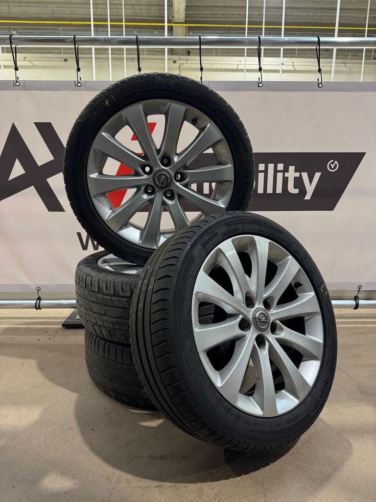 Complete zomerset Opel meriva, Opel astra J 225/45R17, Auto-onderdelen, Banden en Velgen, Ophalen, Gebruikt, -, -