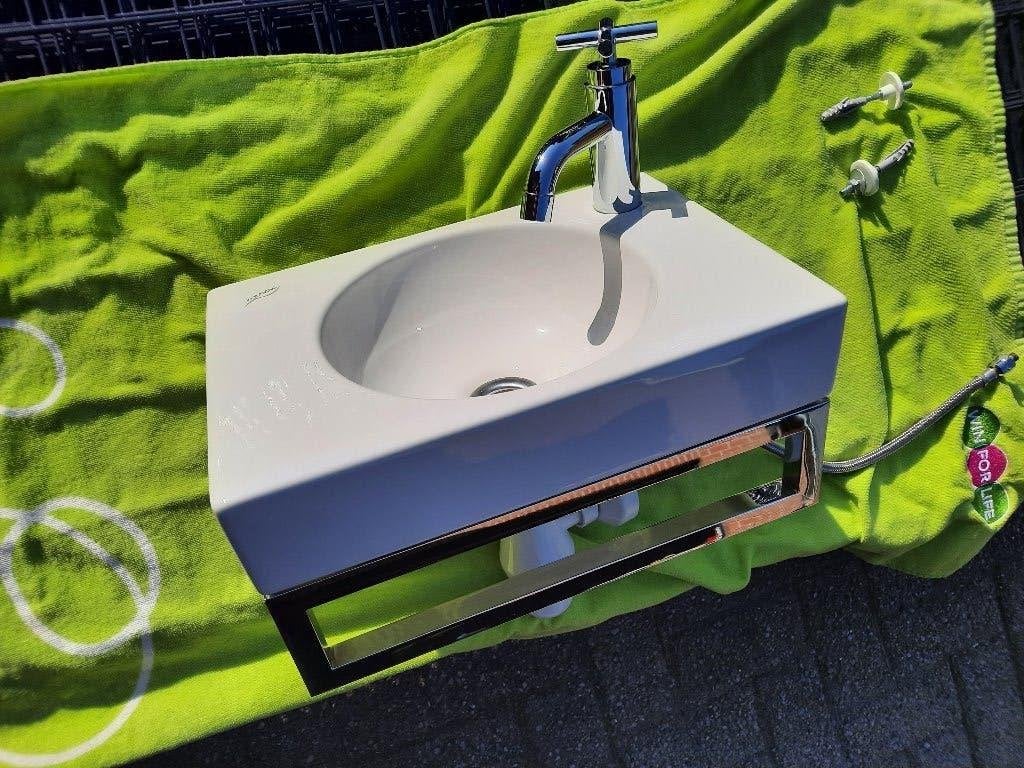 Evier KERAMAG avec robinet et porte essuie intégré, Enlèvement, Comme neuf, Chrome, Lavabo