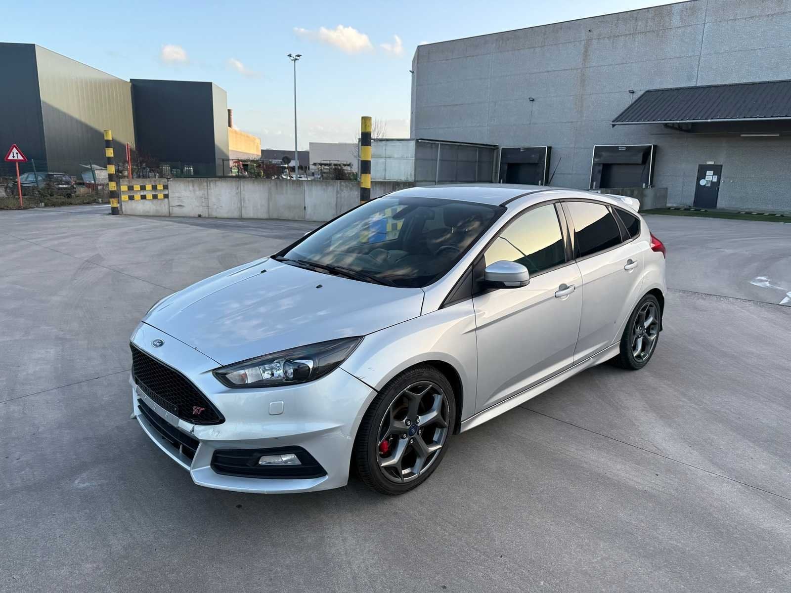 FORD - 2015 - FOCUS ST - ST - Voiture, Autos, Focus, Euro 5, Achat, Entreprise
