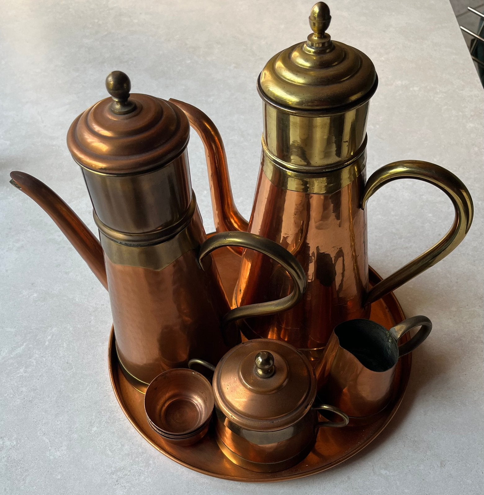 Antieke koffieset, Enlèvement