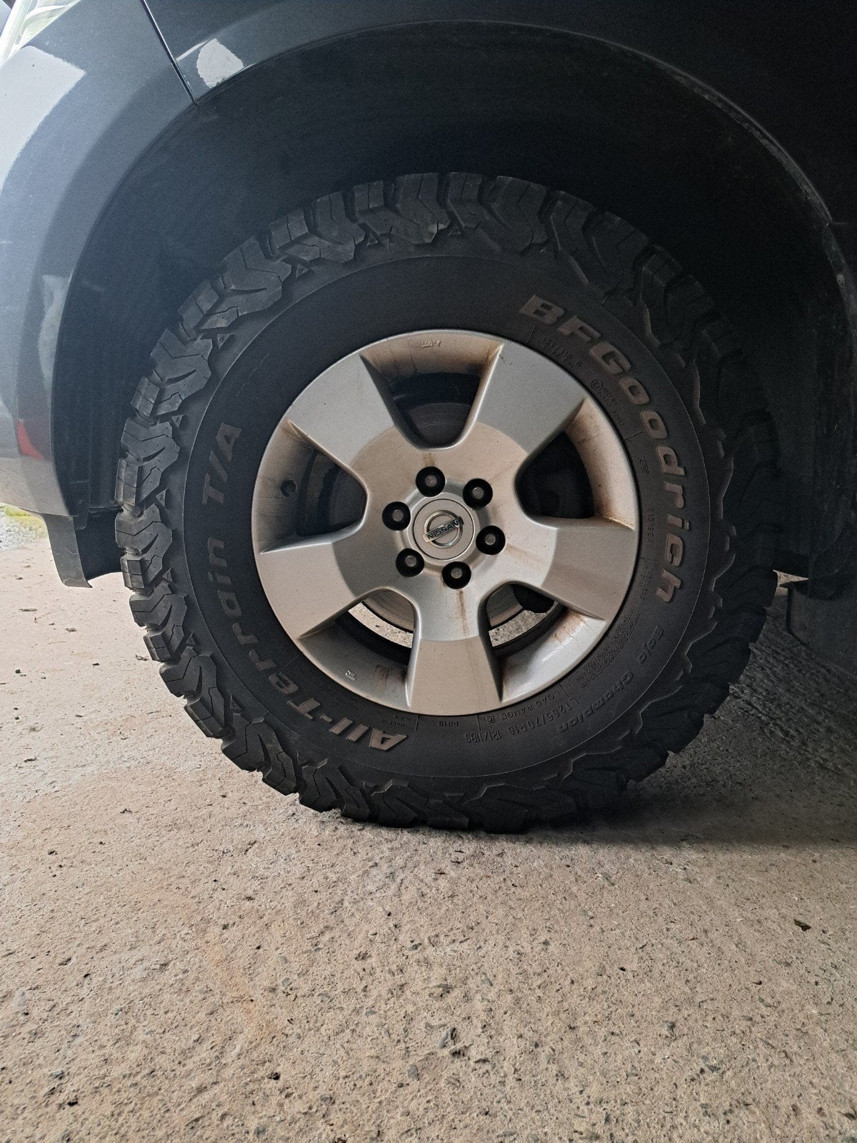 Roues 16" pour Nissan Navara D40, Autos : Pièces & Accessoires, Pneus & Jantes, Pneus et Jantes, 4 Saisons, 16 pouces, 265 mm