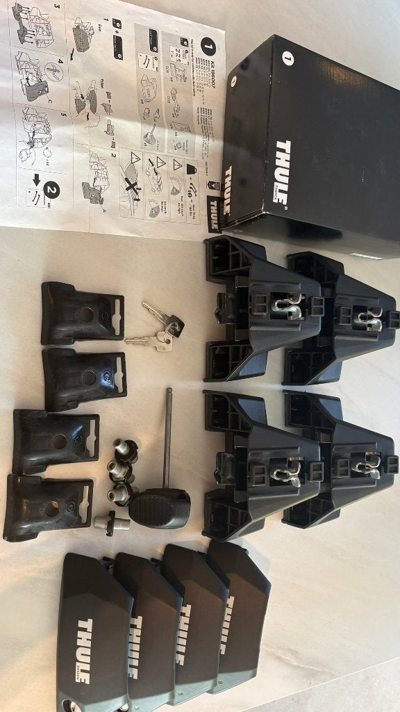 Voetenset Thule Evo Flush Rail (7106) + Kitset 6007, Enlèvement, Comme neuf