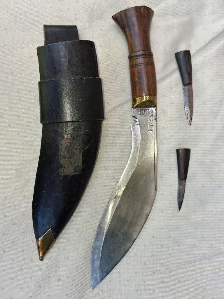 Militaire Kukri Gurkha dolk 1942, Ophalen