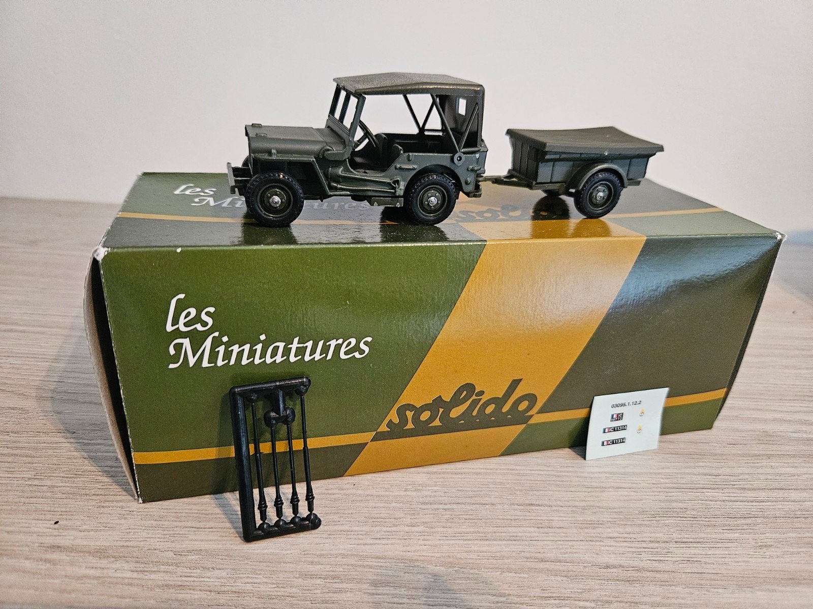 Solido. Jeep Willys avec remorque., Enlèvement, Comme neuf, Voiture, Solido