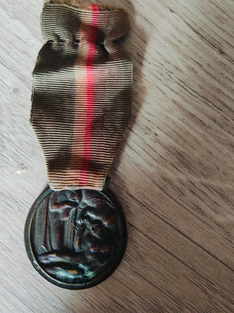 Médailles des veuves de guerre 1914 - 1918 Italie, Ophalen of Verzenden