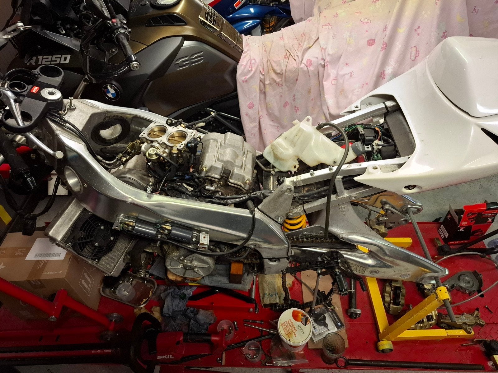 Wintergroenten RSV Mille '00, 2 cilinders, Motorrijbewijs A, Gebruikt, Super Sport
