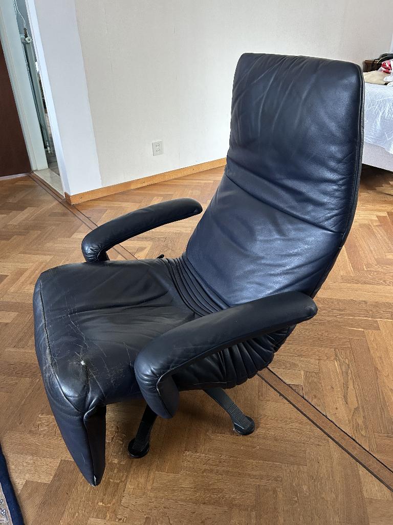 Jori blauw lederen relaxfauteuil Symphony roterend op voet, Ophalen, Gebruikt, Leer, Modern design