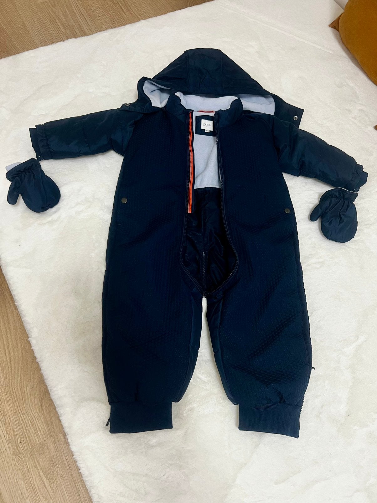 HUGO BOSS winterjas 18 maanden + originele BOSS schoudertas, Ophalen, Zo goed als nieuw, Jongetje