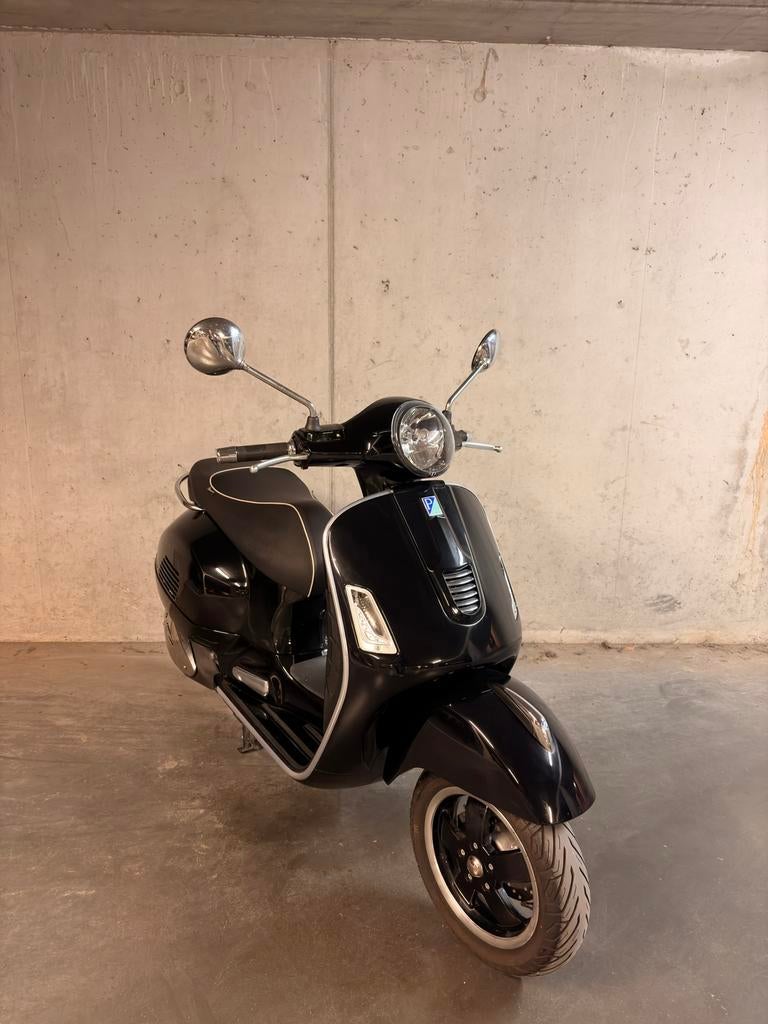 VESPA 125 GTS SUPER, Fietsen en Brommers, Scooters | Vespa, Ophalen, Zo goed als nieuw