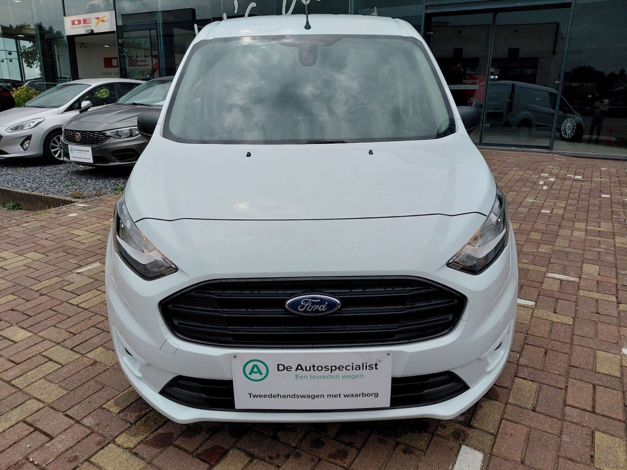 Ford Tourneo Courier Titanium (année de construction 2024), Autos, Camionnettes & Utilitaires, Achat, Euro 6, Entreprise, 3 places