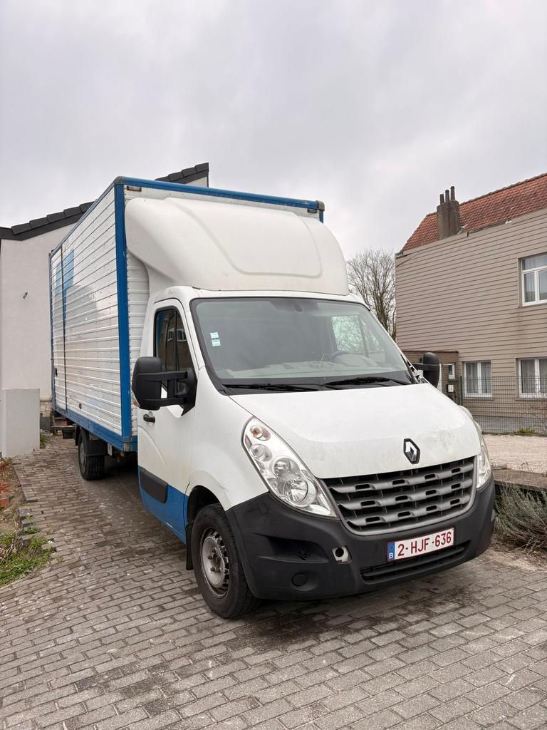 Camion renault avec hayon