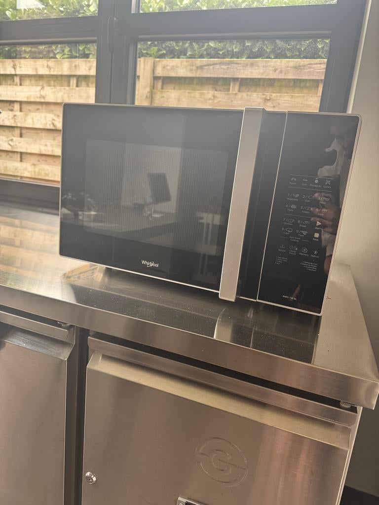 Whirlpool mwo 730 SL, Elektronische apparatuur, Ophalen, Zo goed als nieuw