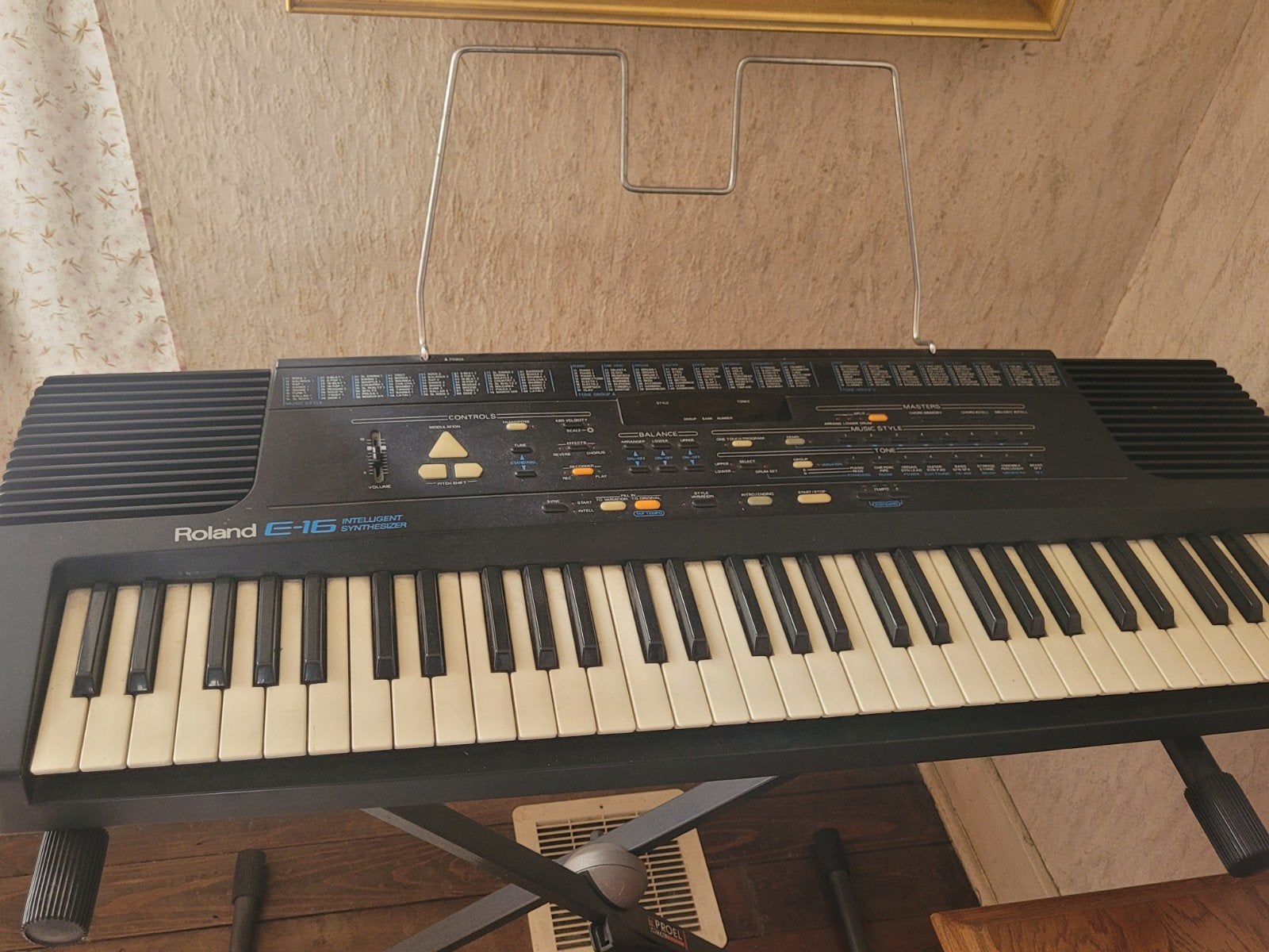 Roland synthesizer, Muziek en Instrumenten, Keyboards, Ophalen, Roland