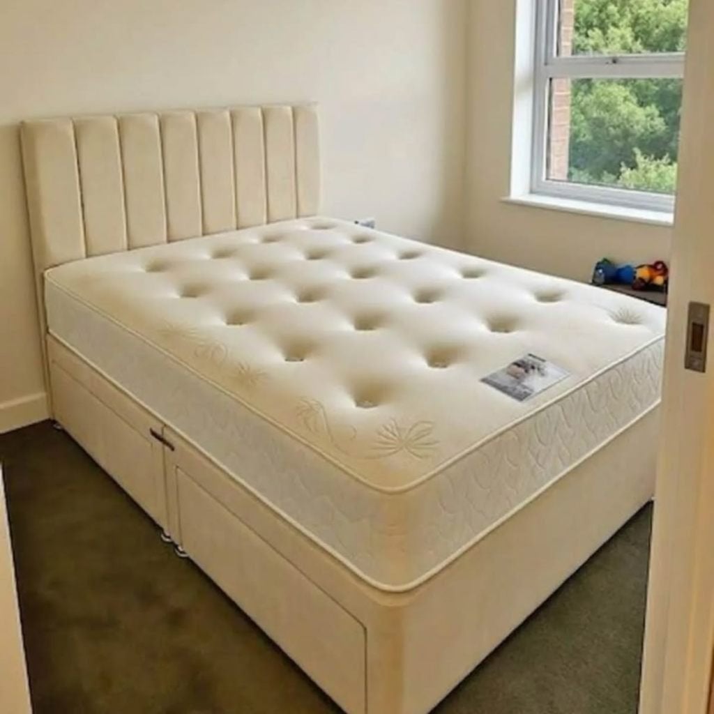 Nouveaux canapés-lits avec matelas, Envoi, Neuf, Deux personnes, Autres couleurs
