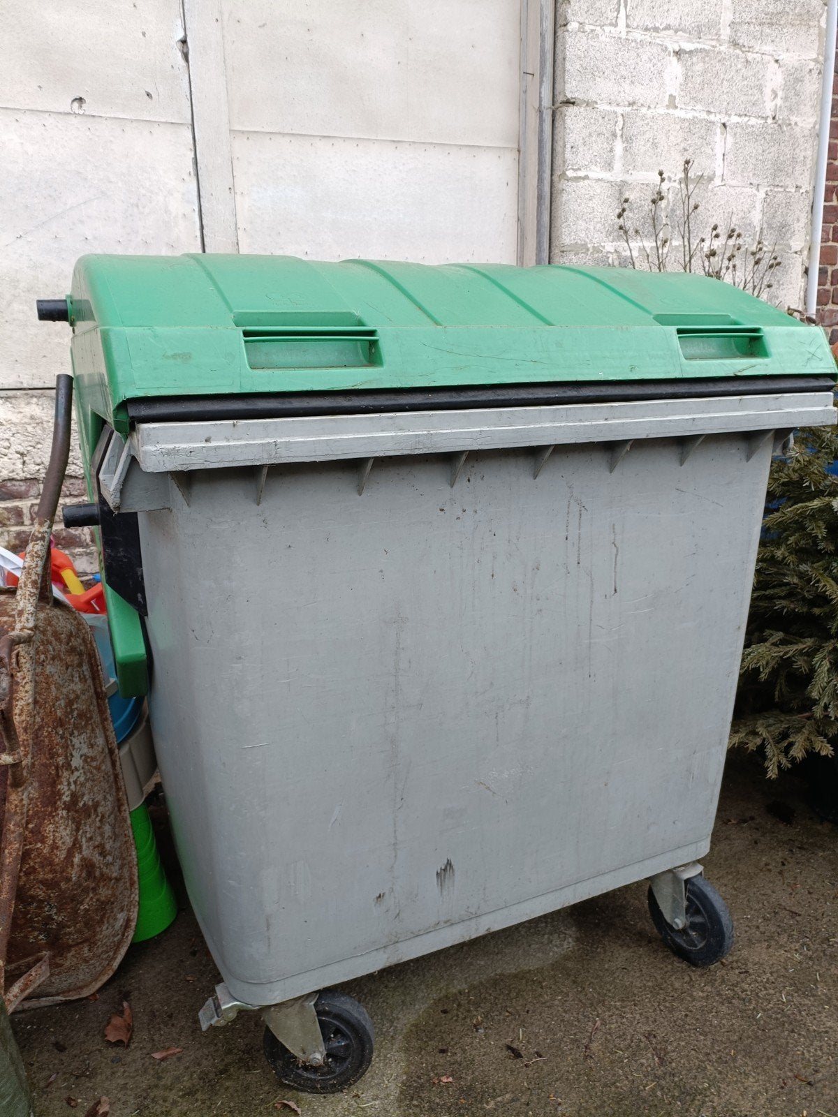 Récipient en plastique 750L, Enlèvement