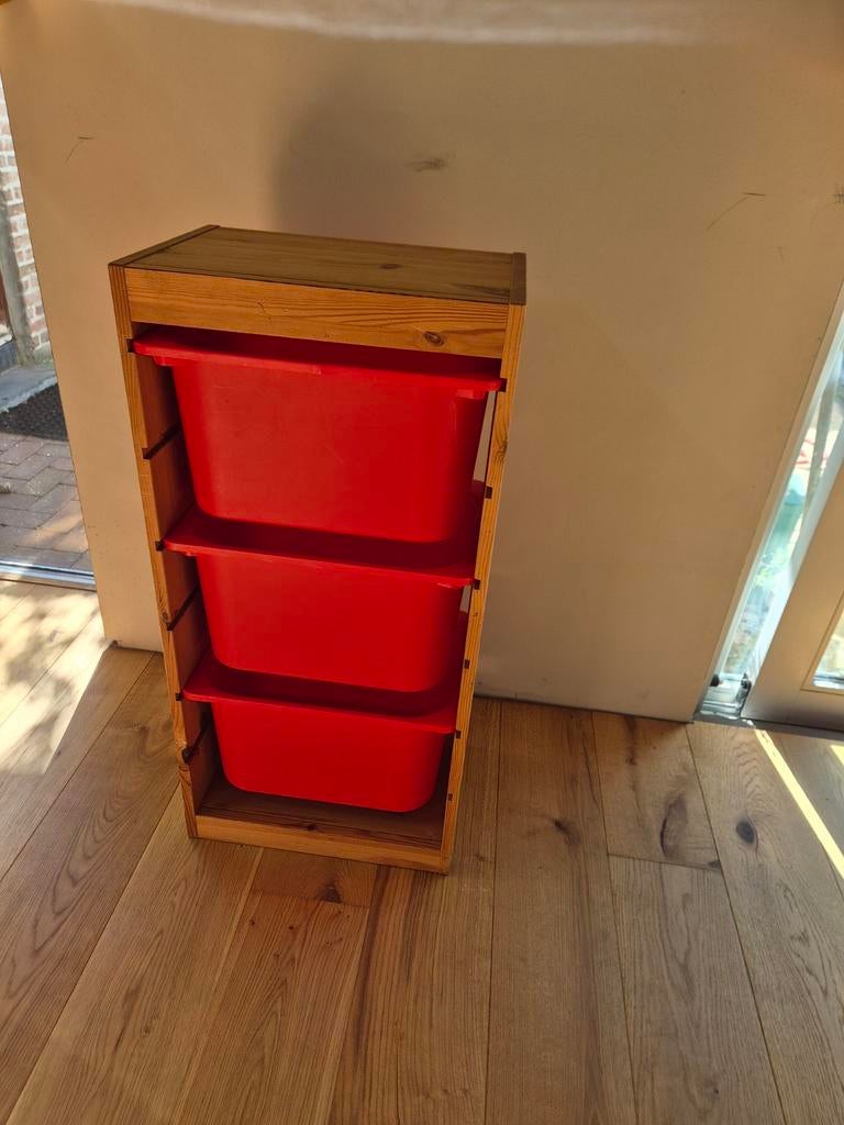 Houten trofast ikea kast + 3 rode bakken, Ophalen