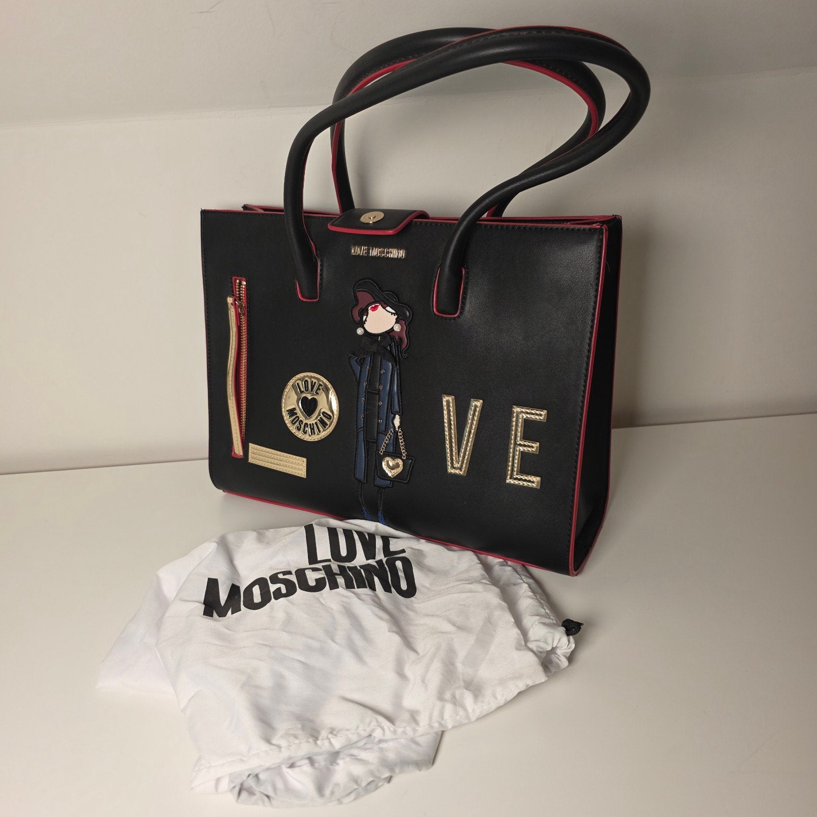 Prachtige Love Moschino Schoudertas met Dustbag, Bijoux, Sacs & Beauté, Sacs | Sacs Femme, Enlèvement