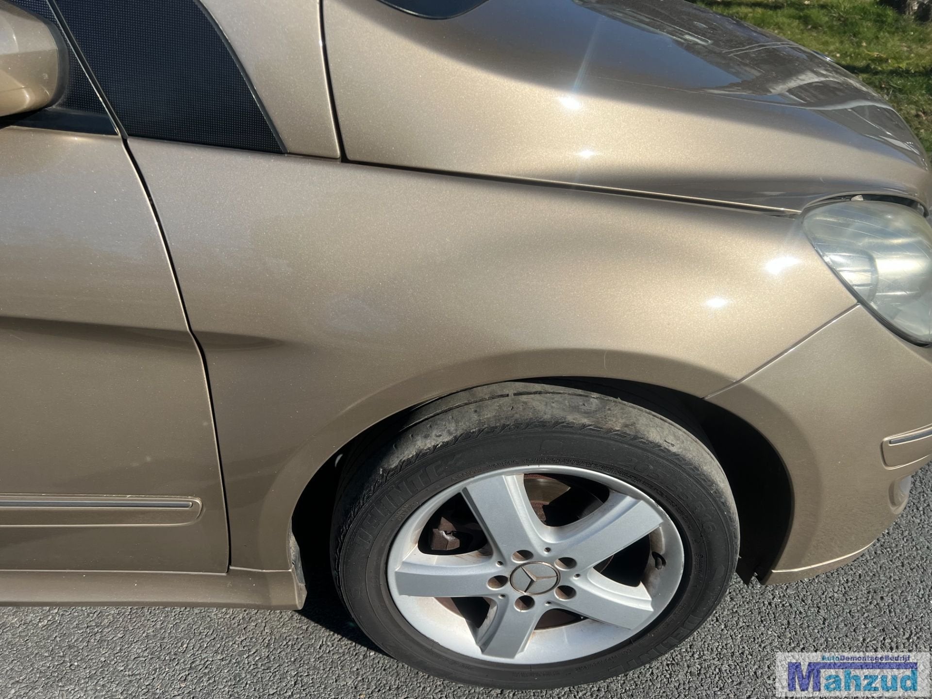 Aile avant droite MERCEDES CLASSE B W245 BRONZE 791 2005-201, Mercedes-Benz AG, Mercedes-Benz, Utilisé, Mercedesstrasse 120
70372  Stuttgart, DE