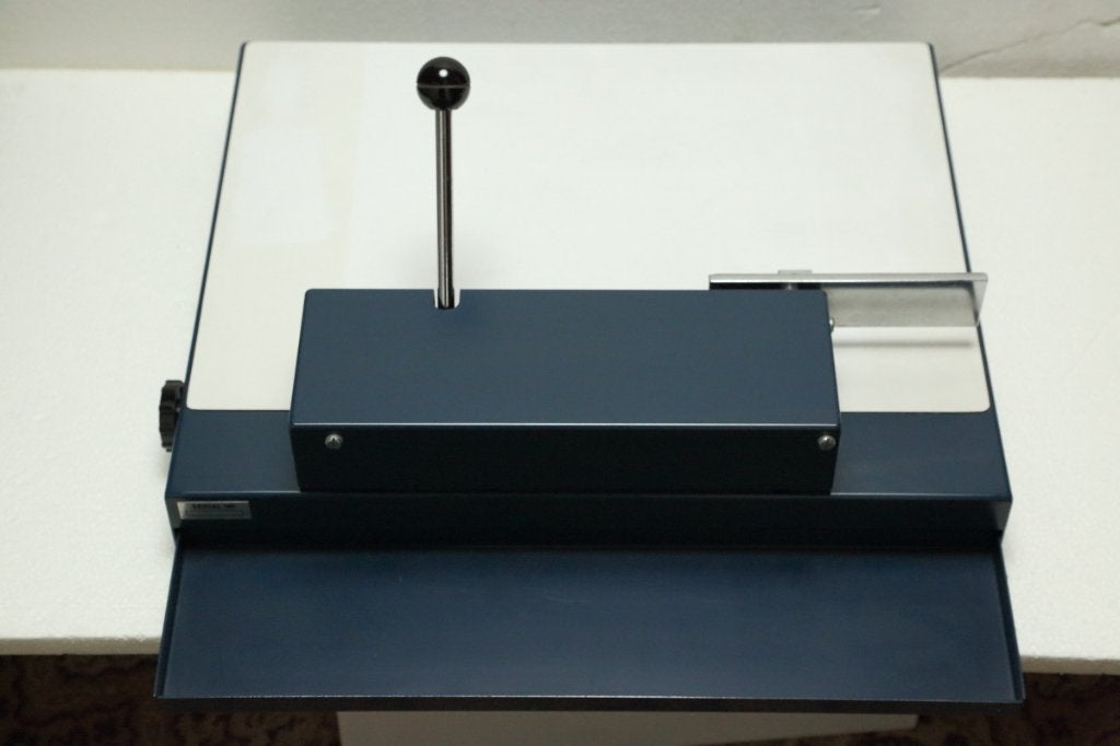 Perforatrice de précision, Enlèvement