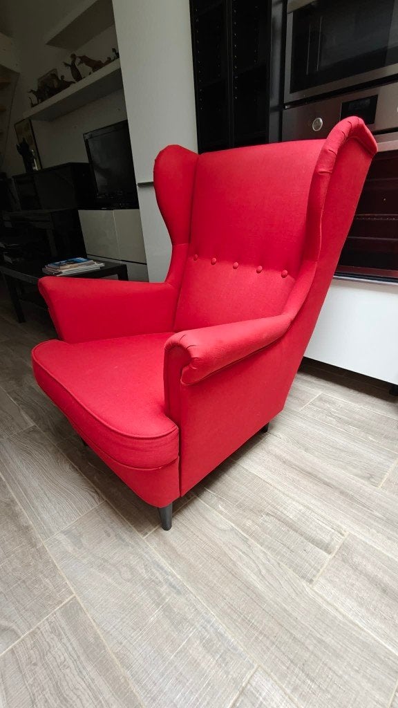 Strandmon oorfauteuil rood, Ophalen, 75 tot 100 cm, Zo goed als nieuw, Hout