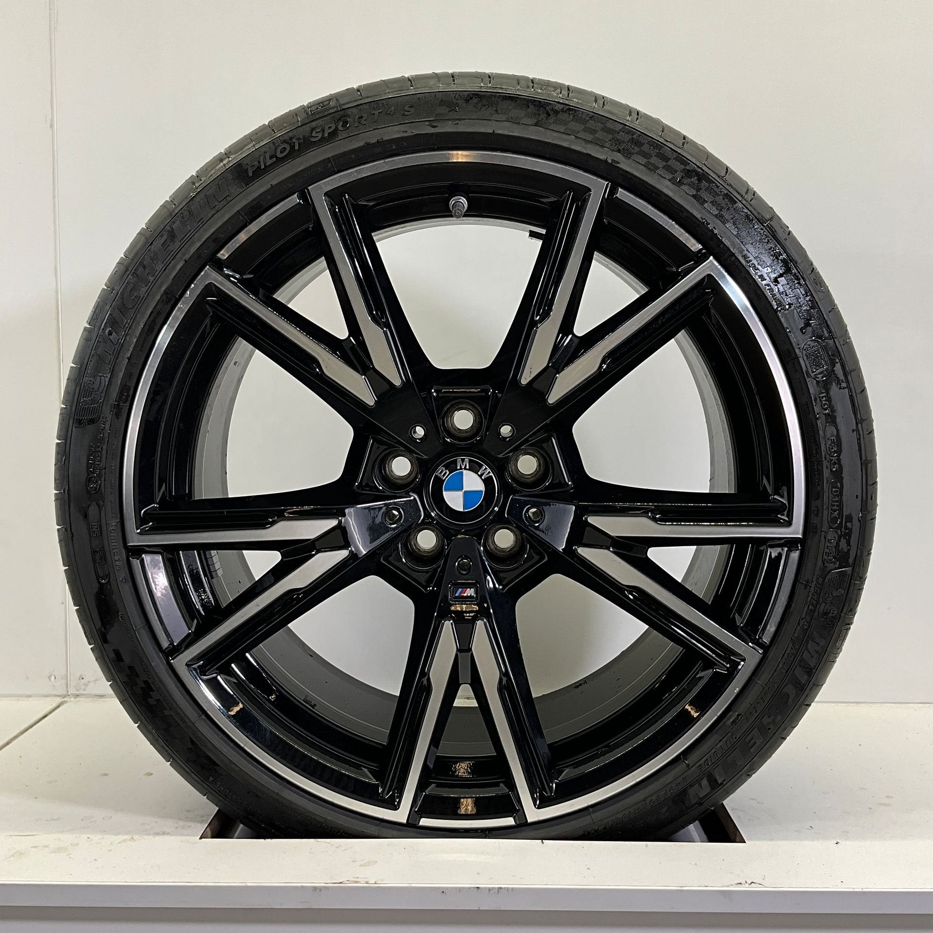 NIEUW BMW 2 G42 BREEDSET VELGEN + ZOMERBANDEN 19 INCH ORIG., 19 inch, 245 mm, -, -