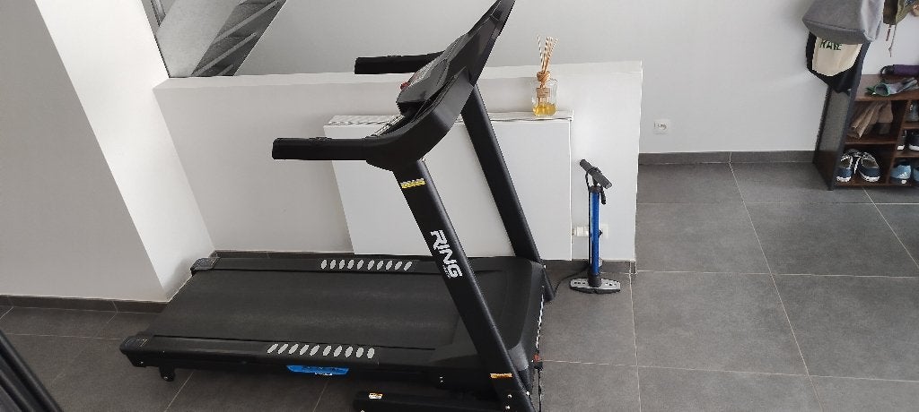 Loopband - 450€- De prijs staat niet vast, Sport en Fitness, Overige typen, Zo goed als nieuw, Overige sporten, Ophalen