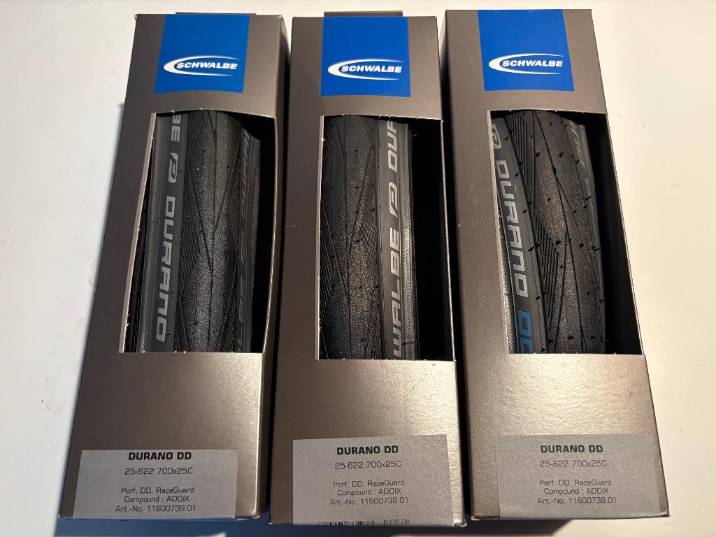 3 Pneus schwalbe durano dd 25-622 700x25c, Fietsen en Brommers, Fietsonderdelen, Band, Schwalbe, Nieuw, Ophalen of Verzenden