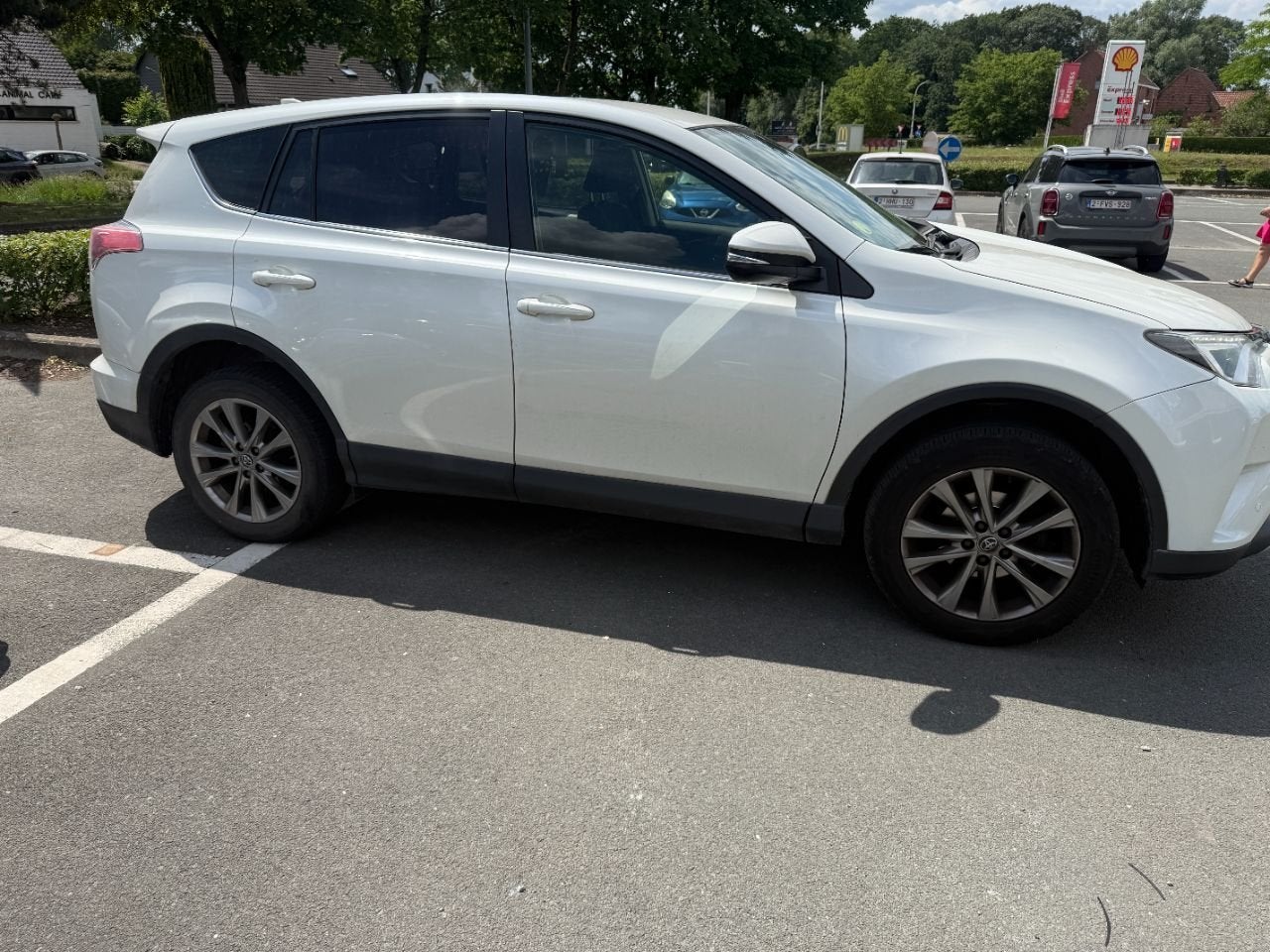 Toyota RAV4 D4D TREKHAAK 2000KG (bj 2017), Voorwielaandrijving, Stof, Euro 6, https://public.car-pass.be/vhr/e5462d58-98c6-4397-9ecc-a28b455e9454
