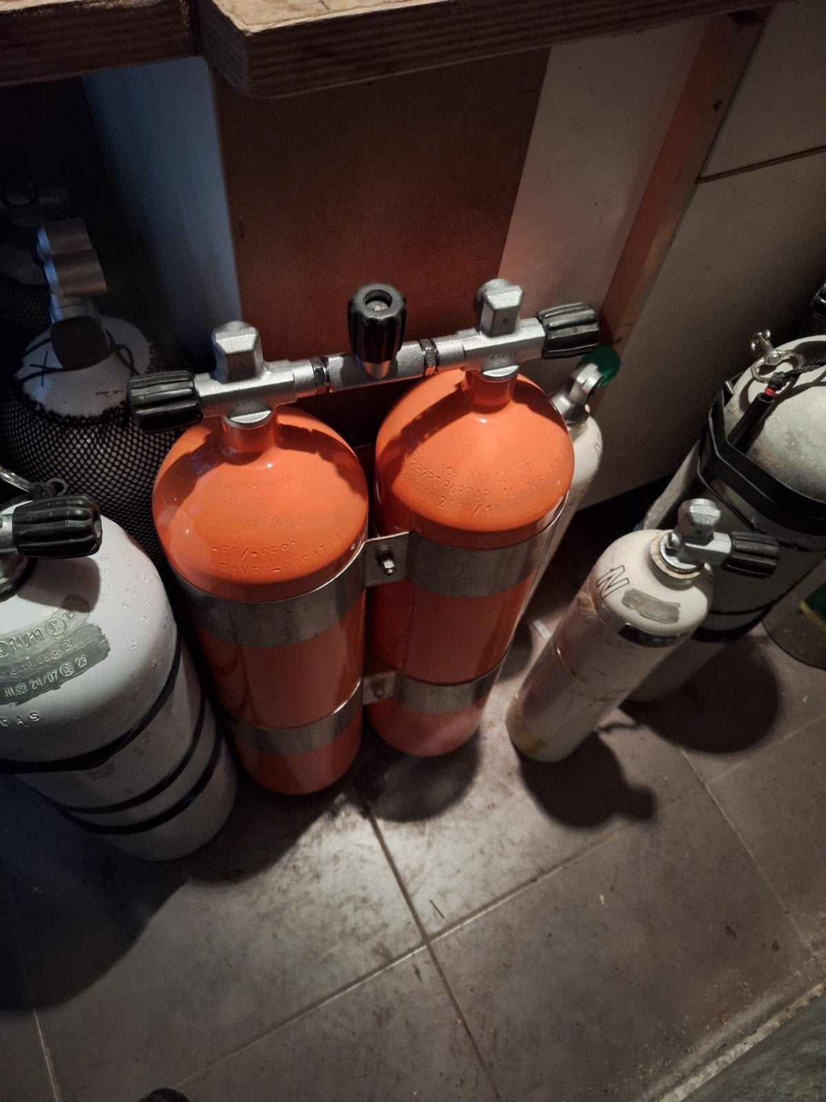 D12 dubbelset 12 liters, Sports nautiques & Bateaux, Plongée, Enlèvement, Comme neuf, Bouteille de plongée