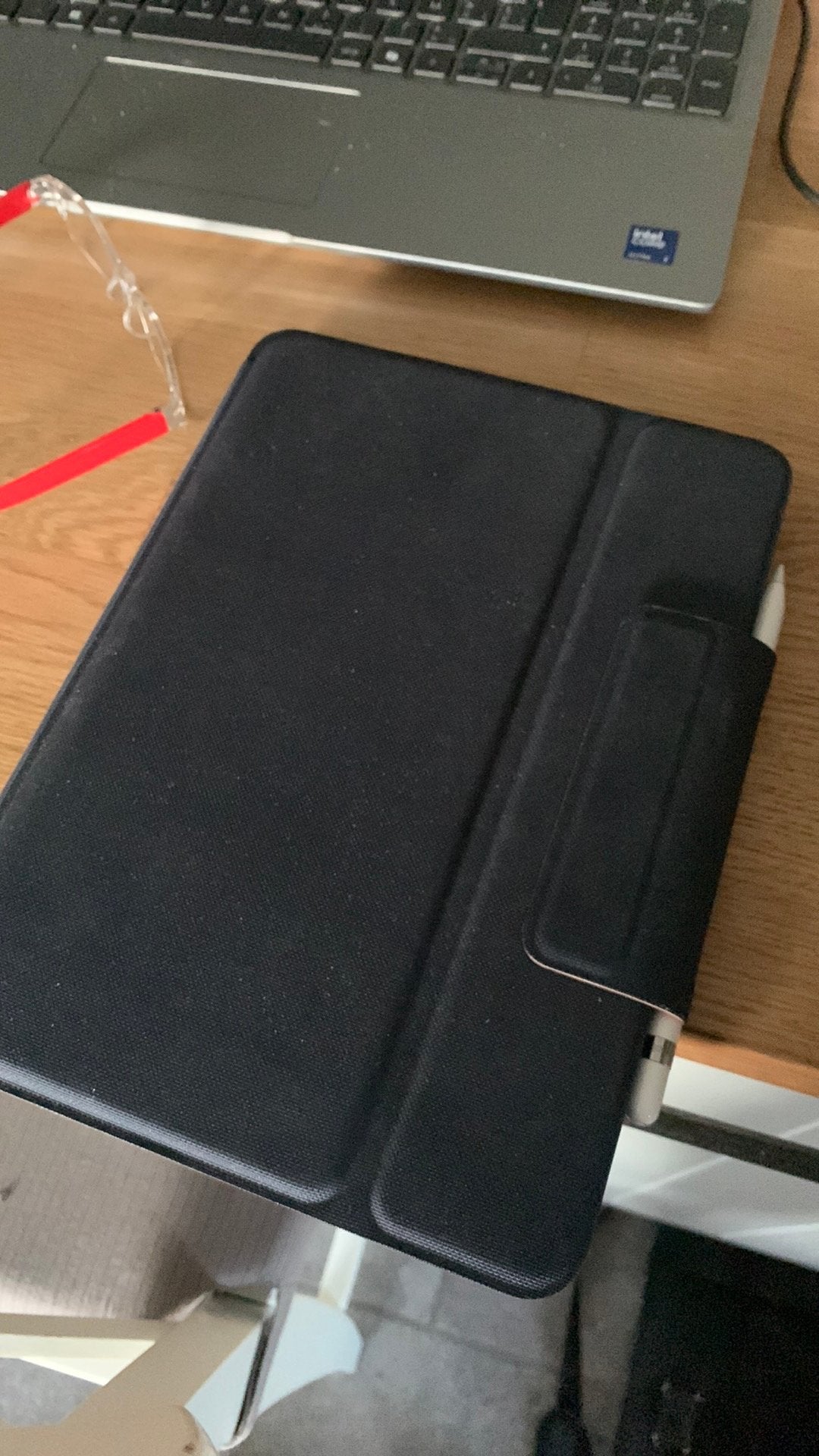 Nieuwe hoes en toetsenbord voor ipad  en apple pencil, Computers en Software, Ophalen of Verzenden, Zo goed als nieuw