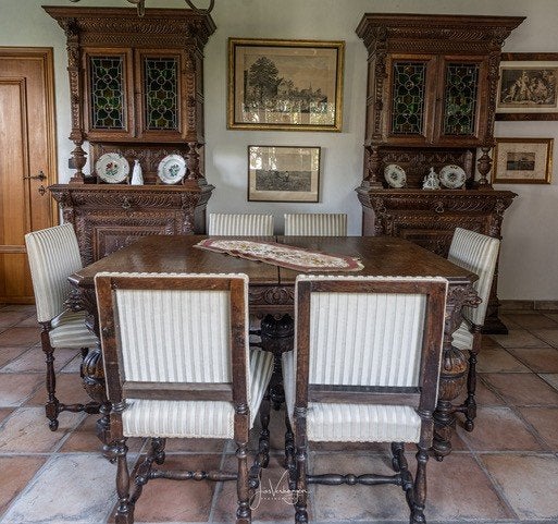 Mechelse eetkamer., Enlèvement