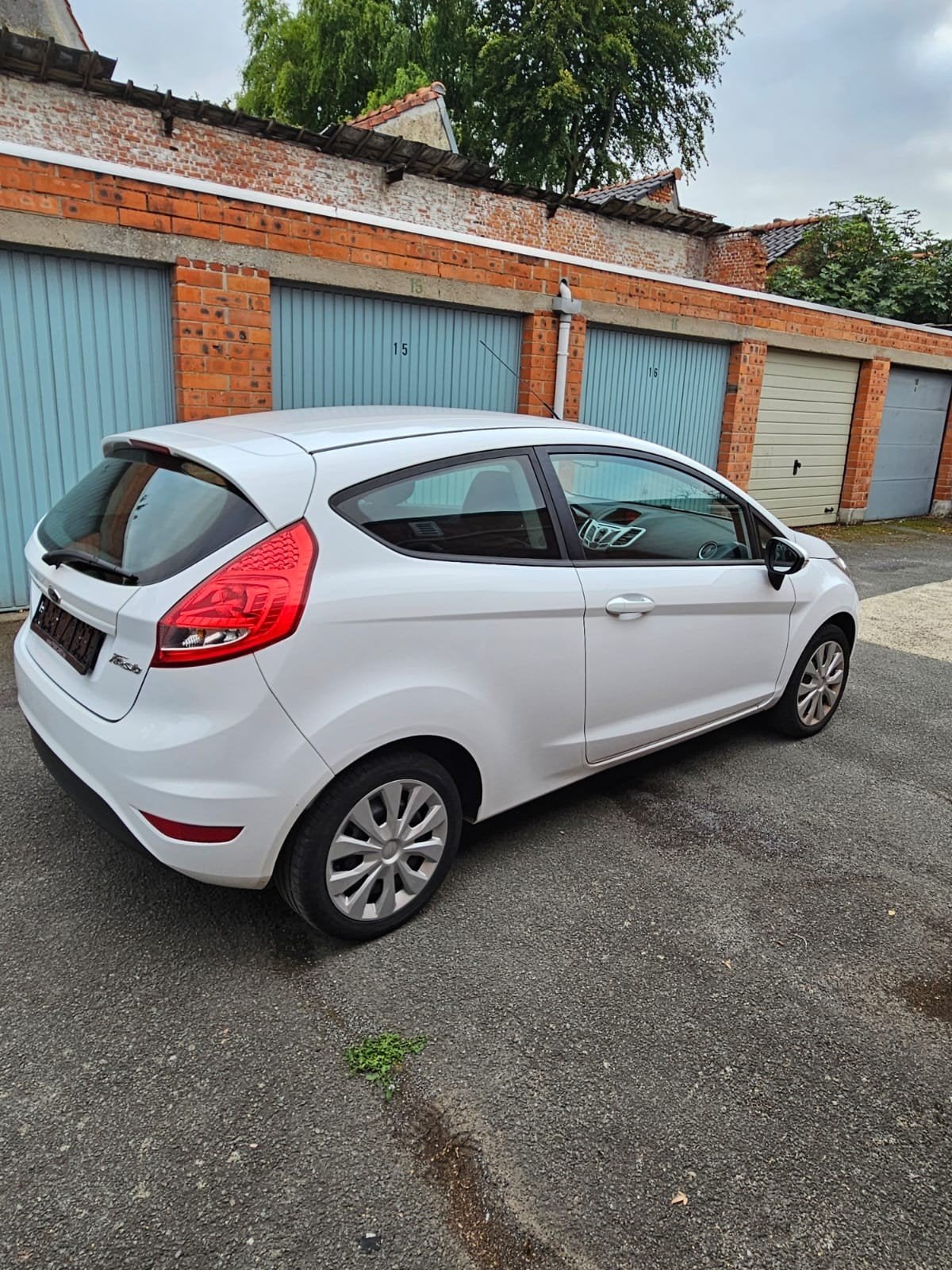 Ford Fiesta 1.2L benzine 2012 Gekeurd voor verkoop, Autos, Achat, Carnet d'entretien, Particulier, Essence