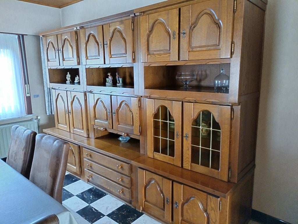 Eiken Wandkast, Ophalen
