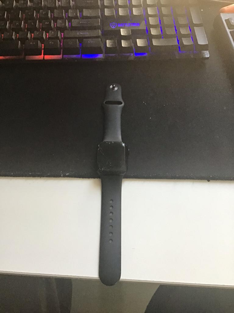 Apple watch se 2gen 40mm, Ophalen, Zo goed als nieuw, Touchscreen