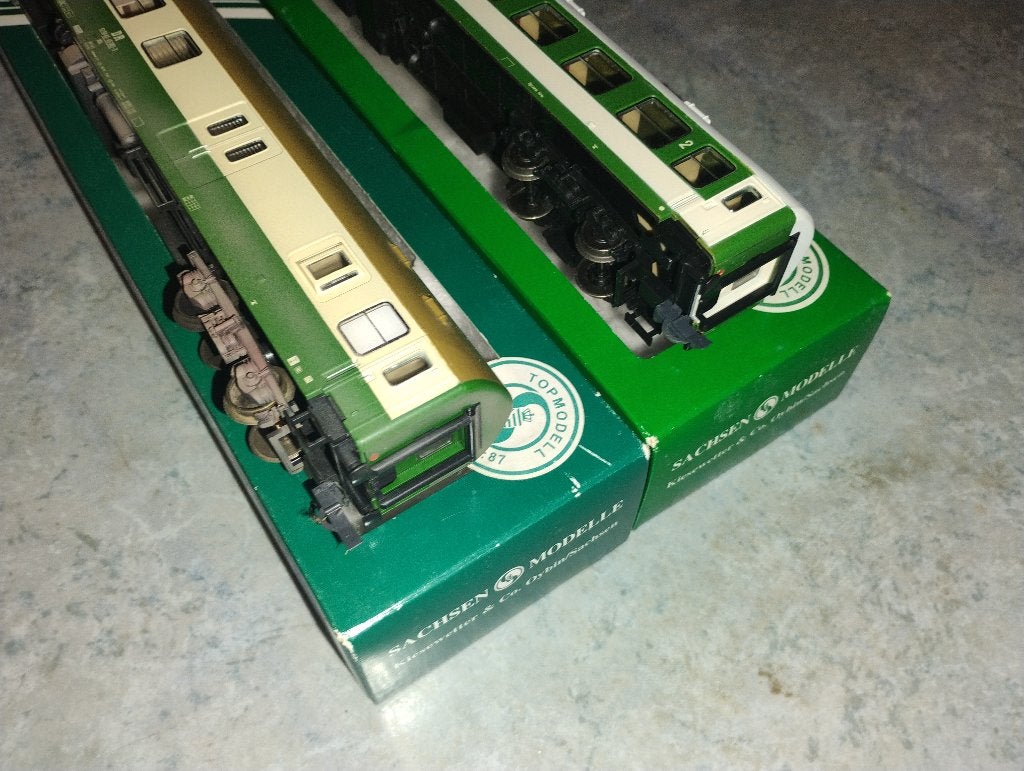 2 voitures UIC-Y 70 Sachssenmodelle Tillig PKP DR, Hobby & Loisirs créatifs, Neuf, Autres marques, Enlèvement ou Envoi, Wagon