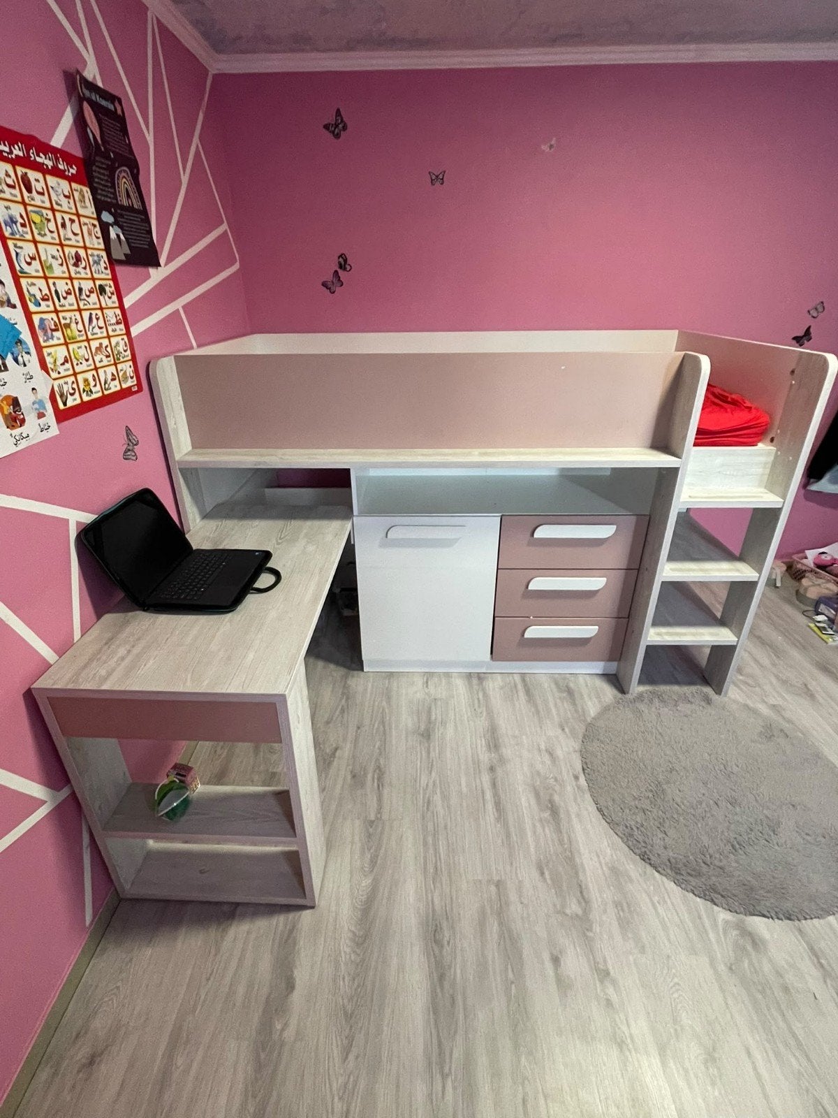 Meisjes bed met bureau en kledingkast ingebouwdMooie meisje, Ophalen, Zo goed als nieuw
