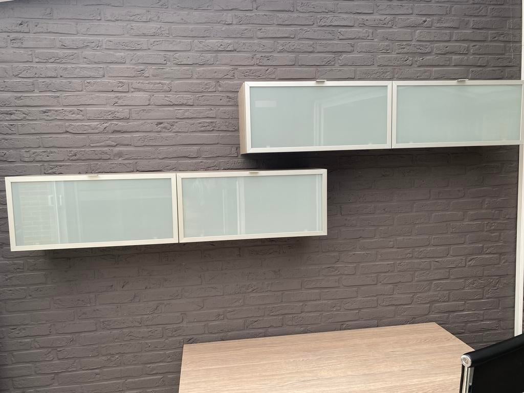 Hang kast, Ophalen