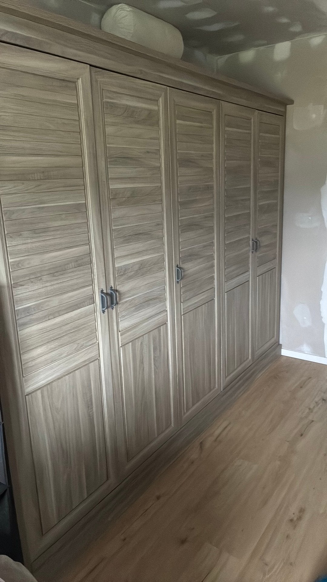 Kleerkast 271x65x210, Huis en Inrichting, Kasten | Kleerkasten, Ophalen, Overige materialen, Met deur(en), Gebruikt