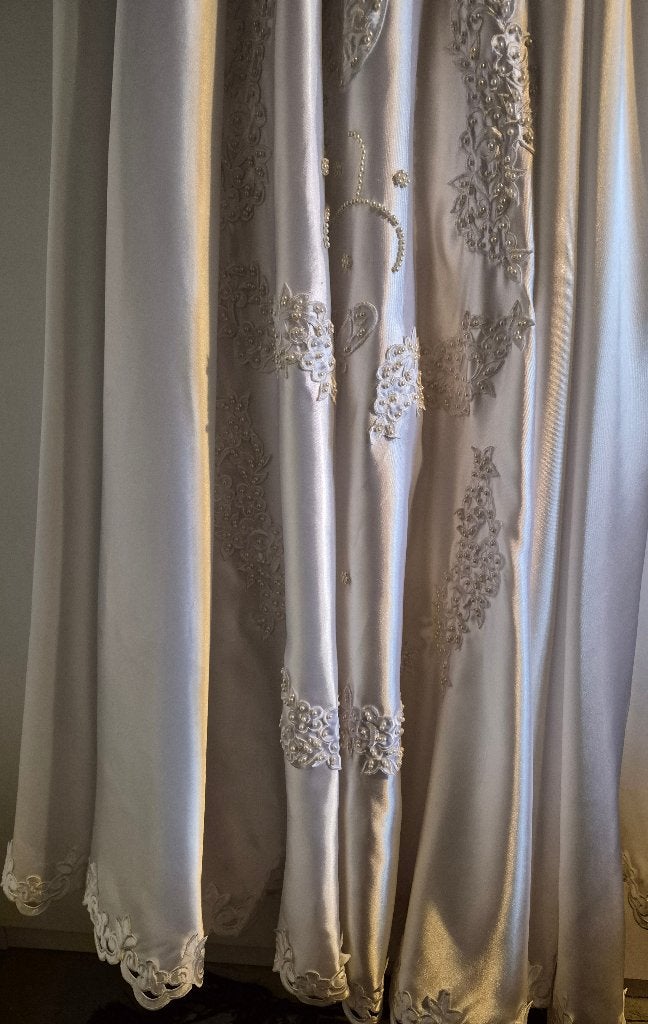 vintage trouwjurk met satijnen stof en pofmouwen, Ophalen of Verzenden, Zo goed als nieuw, Wit, Trouwjurk